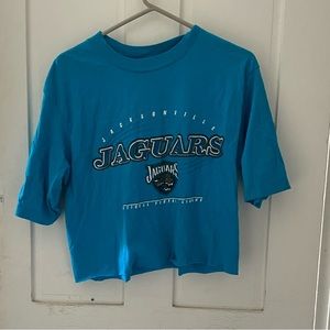LIKE NEW!! cropped jacksonville tee